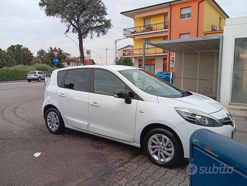 Usata Renault Scénic III 110 CV (80 kW) 2014 Bianco Monovolume