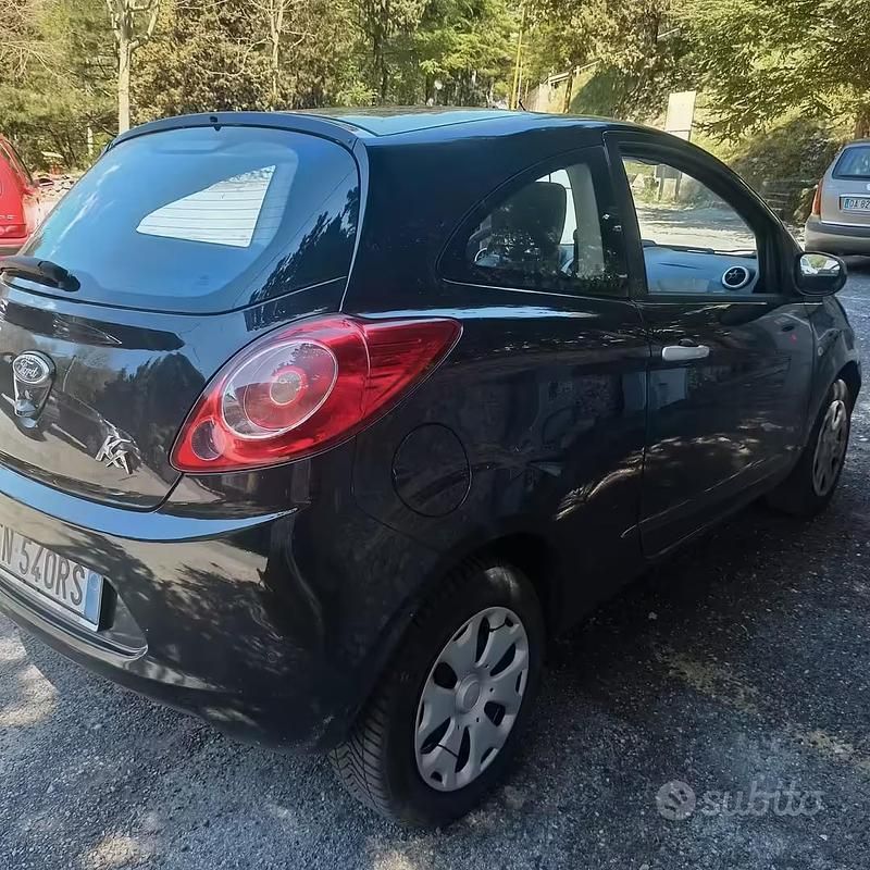 Usata Ford Ka 69 CV (50 kW) 2010 Nero Utilitaria