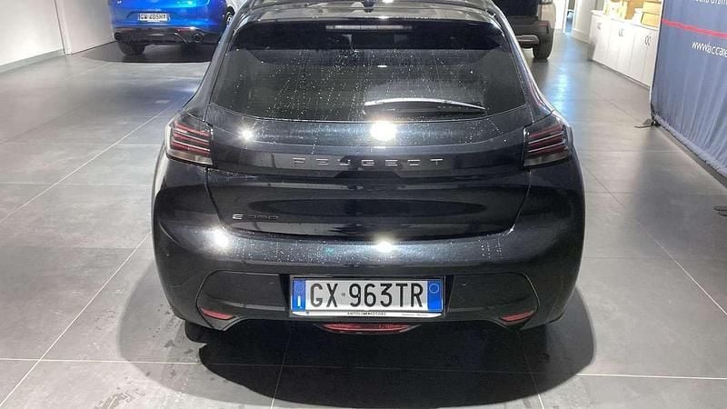 Usata Peugeot e-208 Allure 100 kW (136 CV) 2025 Nero Utilitaria