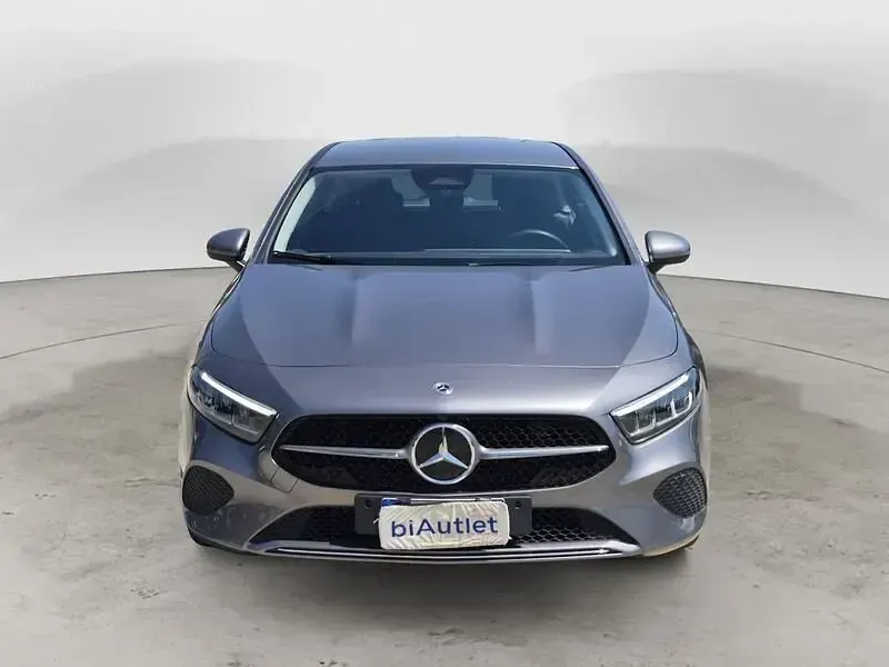 Usata Mercedes A180 Advanced Plus 136 CV (100 kW) 2024 Grigio Utilitaria