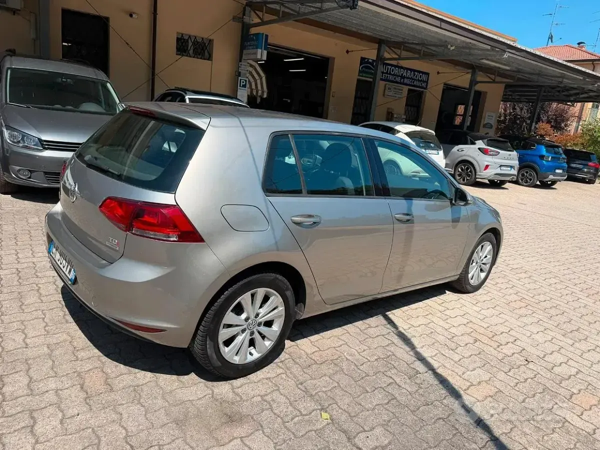 Usata VW Golf VII Comfortline 105 CV (77 kW) 2013 Grigio Berlina