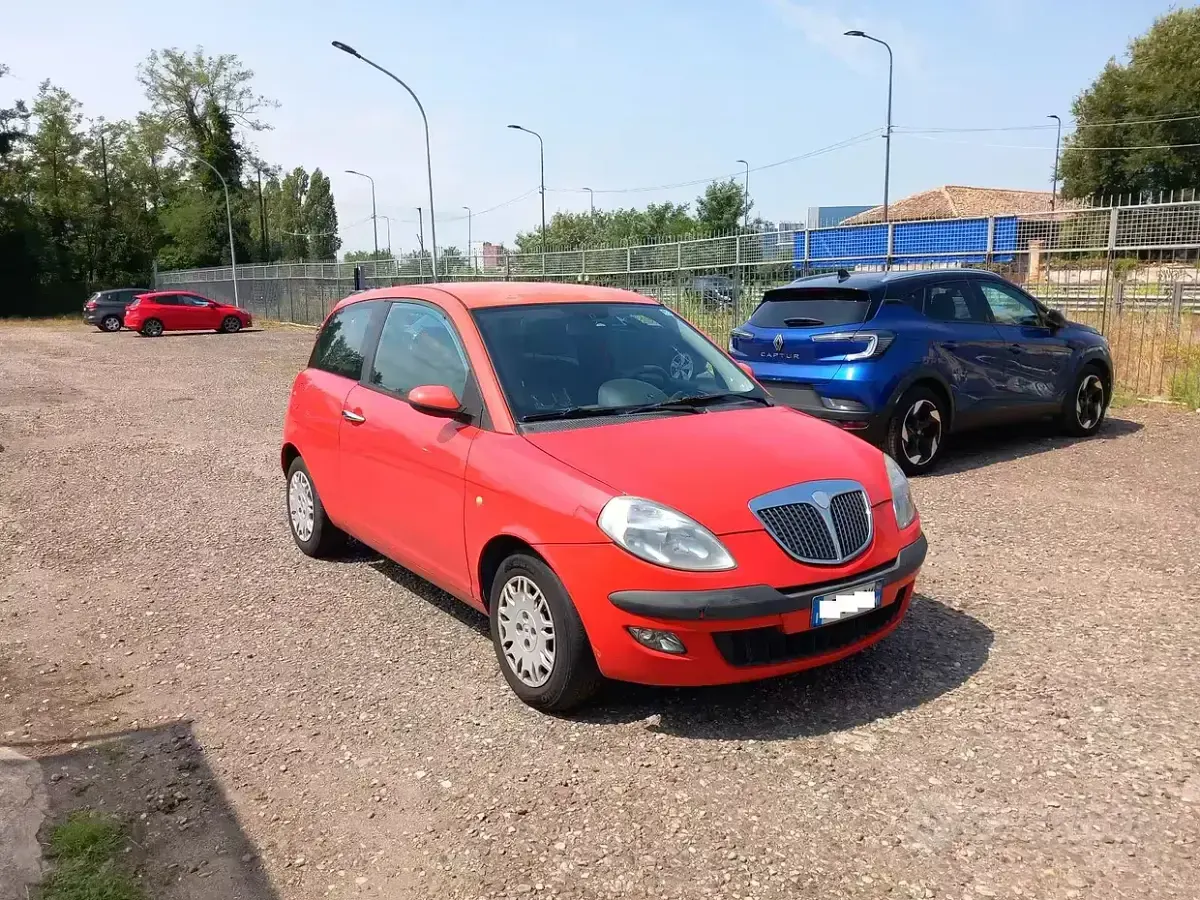 Usata Lancia Ypsilon 69 CV (50 kW) 2006 Arancione Utilitaria
