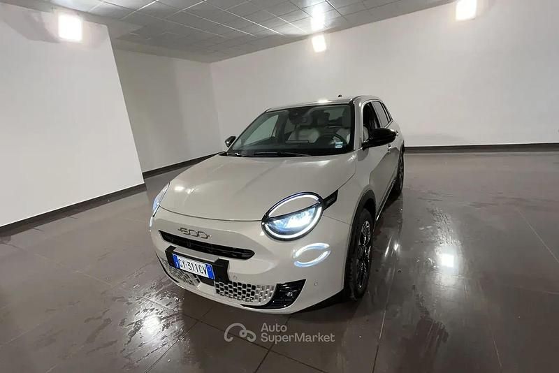 Usata Fiat 600 La Prima 136 CV (100 kW) 2025 Beige SUV
