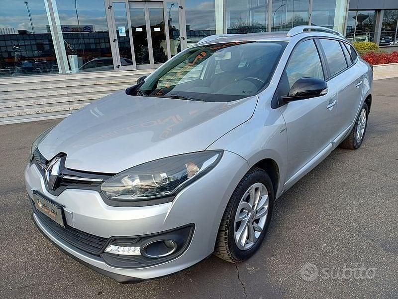 Usata Renault Mégane GrandTour LIMITED 110 CV (80 kW) 2015 Argento Station wagon