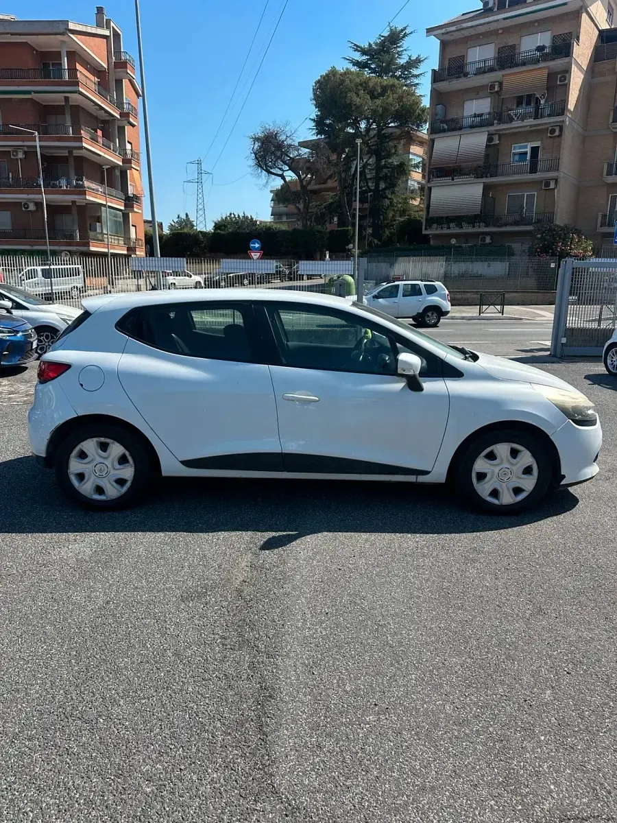 Usata Renault Clio IV 72 CV (52 kW) 2014 Bianco Berlina