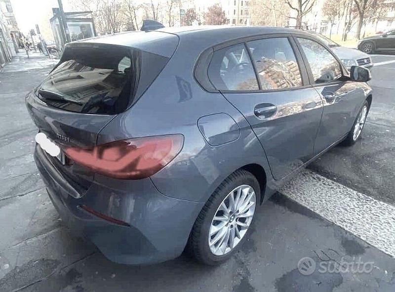Usata BMW 116 Sport Line 109 CV (80 kW) 2021 Grigio Utilitaria