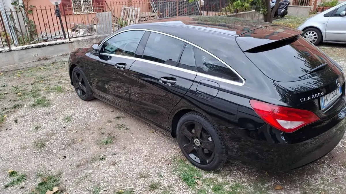 Usata Mercedes CLA200 Shooting Brake Business 136 CV (100 kW) 2017 Station wagon