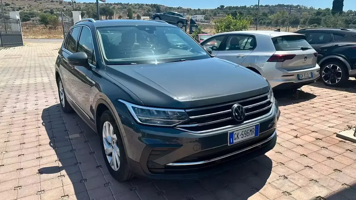 Usata VW Tiguan 150 CV (110 kW) 2022 Grigio SUV