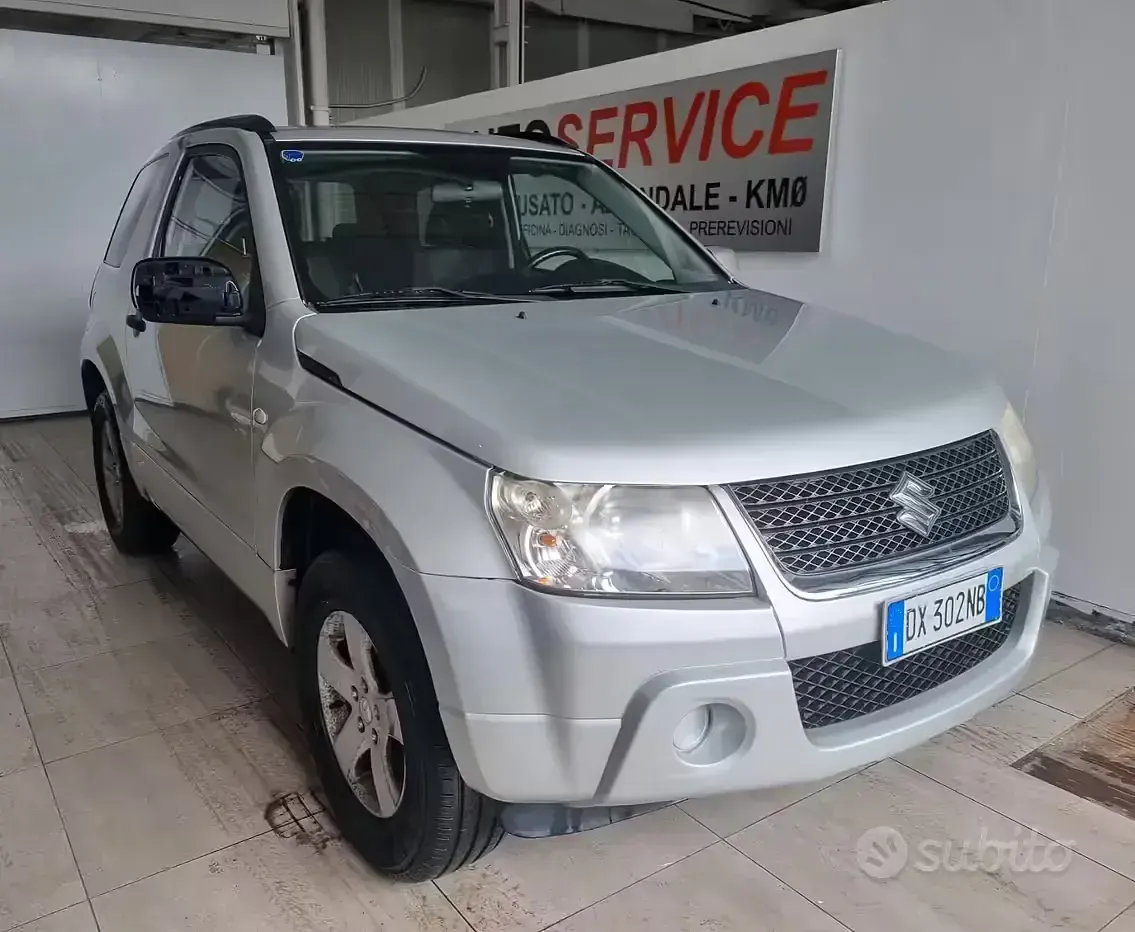 Usata Suzuki Grand Vitara 106 CV (77 kW) 2009 Grigio SUV
