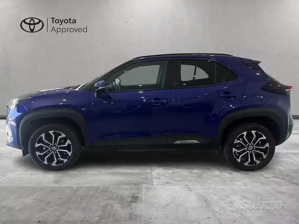 Usata Toyota Yaris Cross Trend 131 CV (96 kW) 2024 Blu SUV