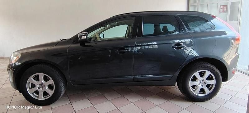 Usata Volvo XC60 Drive Kinetic 163 CV (119 kW) 2010 Nero SUV