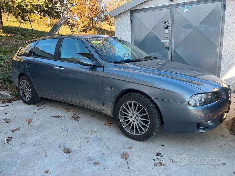 Usata 2003 Alfa Romeo 156 Station wagon | 500 € (Buon prezzo) - Immagine 1/4