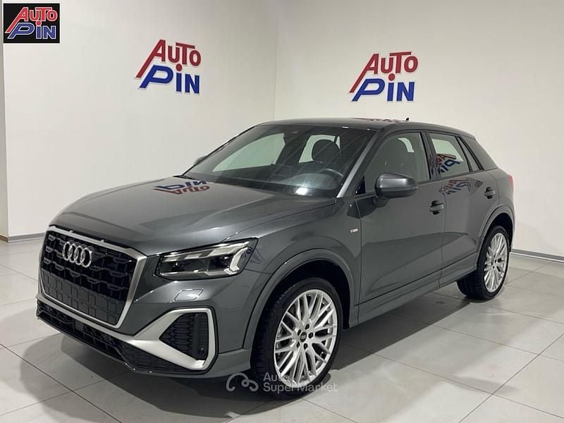 Grigio Usata 2025 Audi Q2 S-Line SUV | 34.890 € (Buon prezzo) - Immagine 1/4