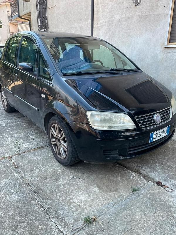 Usata Fiat Idea 90 CV (66 kW) 2008 Nero Monovolume
