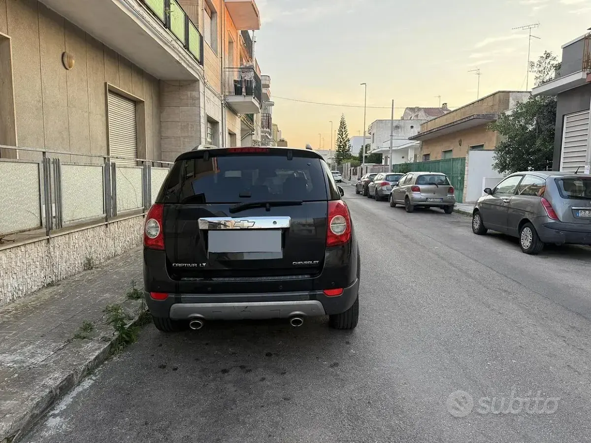 Usata Chevrolet Captiva 150 CV (110 kW) 2010 Nero SUV