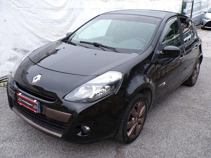 Usata Renault Clio II 75 CV (55 kW) 2009 Nero Berlina