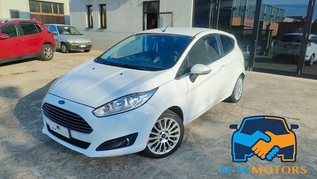 Usata Ford Fiesta Titanium 109 CV (80 kW) 2014 Bianco Utilitaria