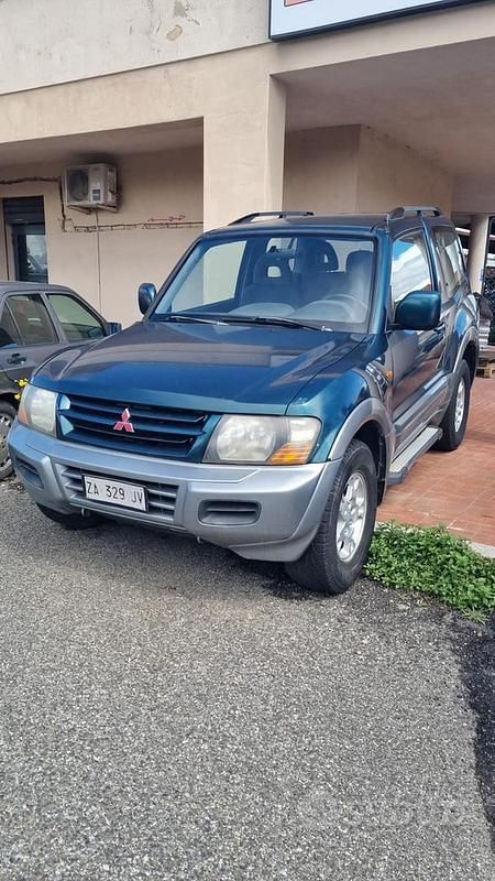 Usata Mitsubishi Pajero 2000 Blu SUV