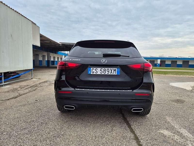 Usata Mercedes 200 150 CV (110 kW) 2024 Nero SUV