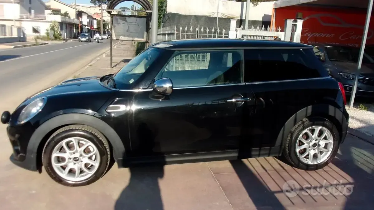 Usata Mini Cooper D 116 CV (85 kW) 2016 Nero Utilitaria