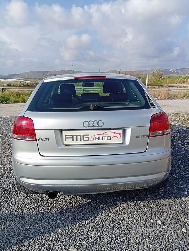 Usata Audi A3 Attraction 105 CV (77 kW) 2004 Grigio Utilitaria