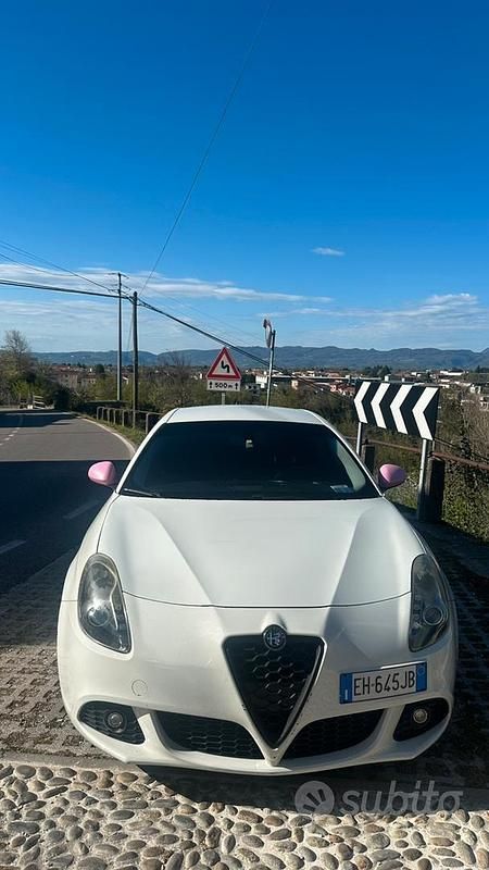 Usata Alfa Romeo Giulietta 2011 Bianco Utilitaria
