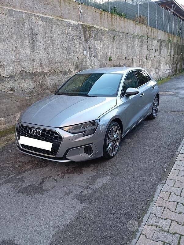 Grigio Usata 2023 Audi A3 Tre volumi | 25.999 € (Super prezzo) - Immagine 1/4