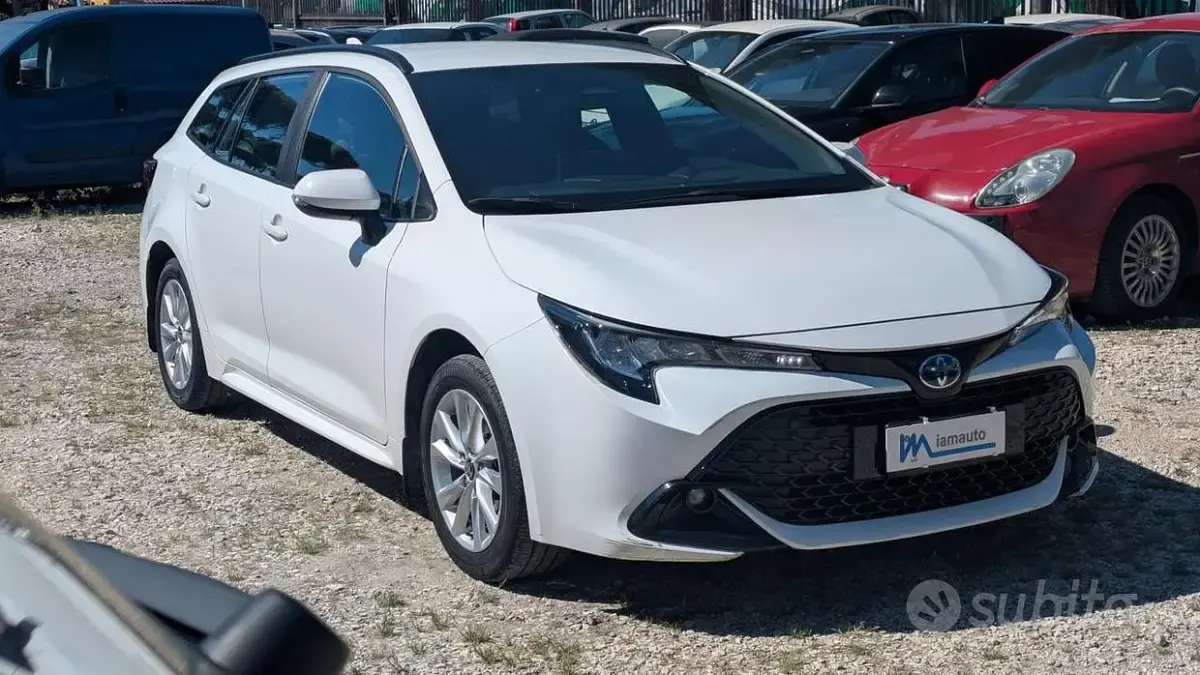 Usata Toyota Corolla 98 CV (72 kW) 2023 Bianco Station wagon