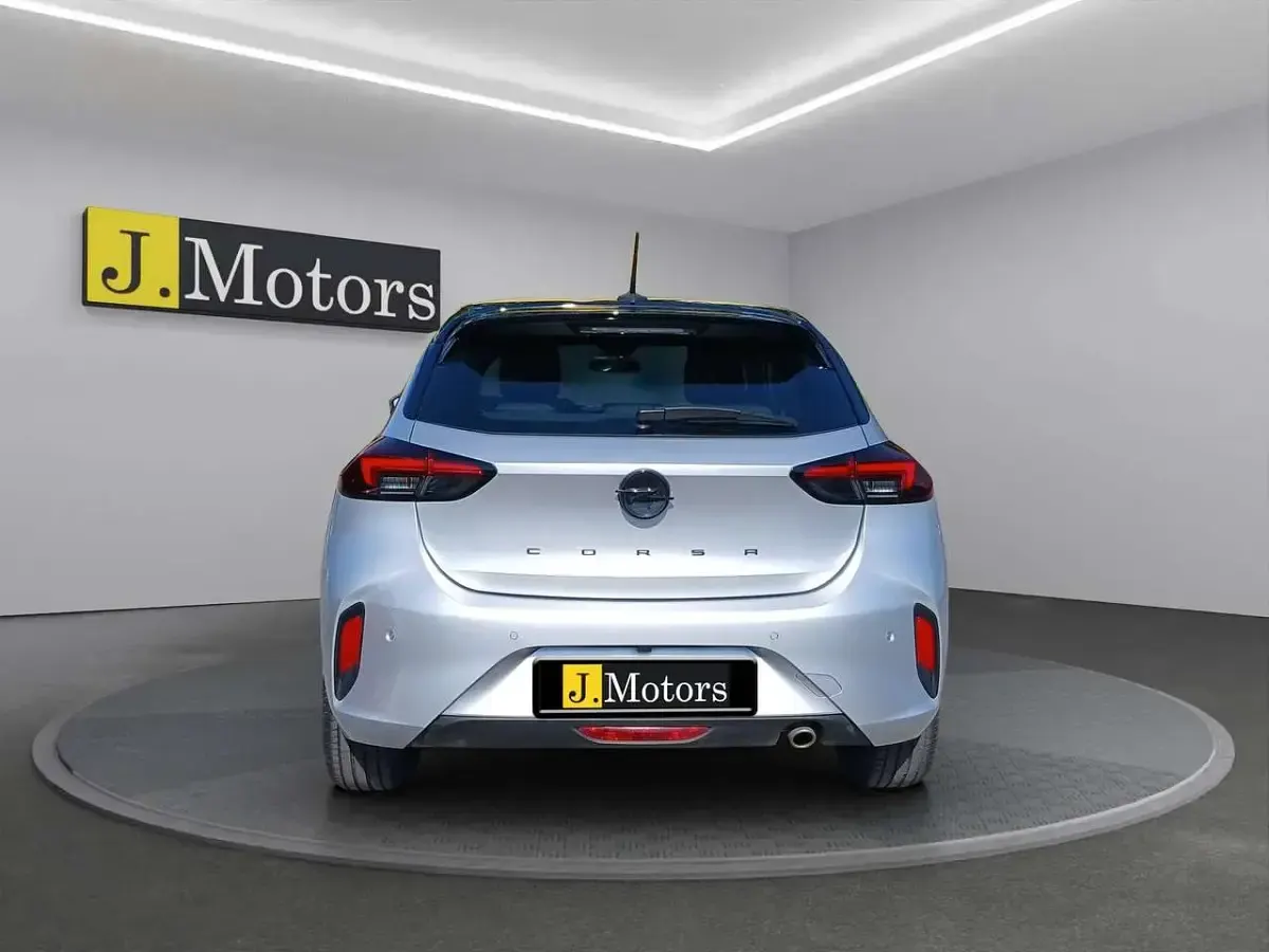 Usata Opel Corsa 101 CV (74 kW) 2025 Tetto nero Utilitaria