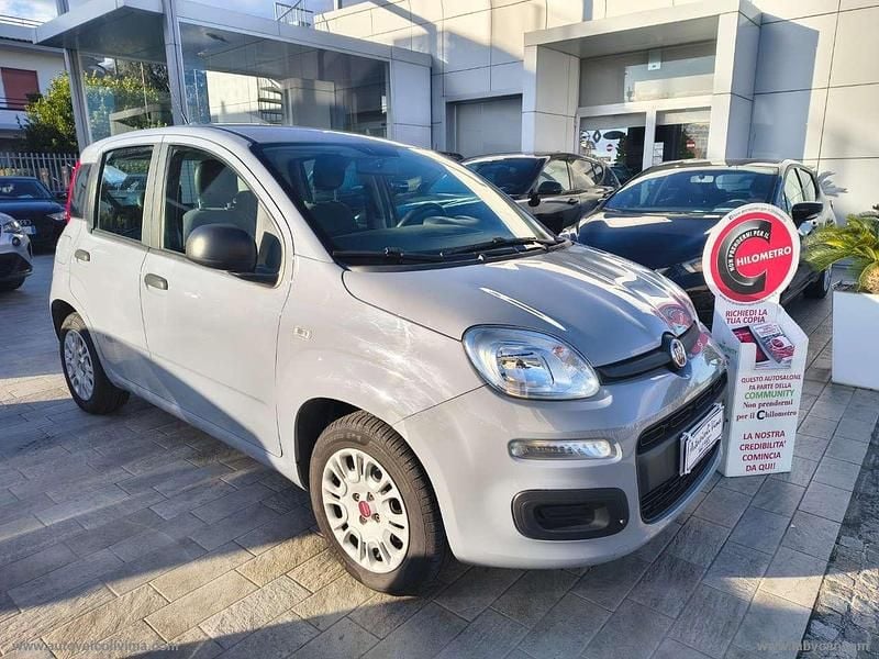 Grigio Usata 2019 Fiat Panda Easy Tre volumi | 10.450 € (Buon prezzo) - Immagine 1/4