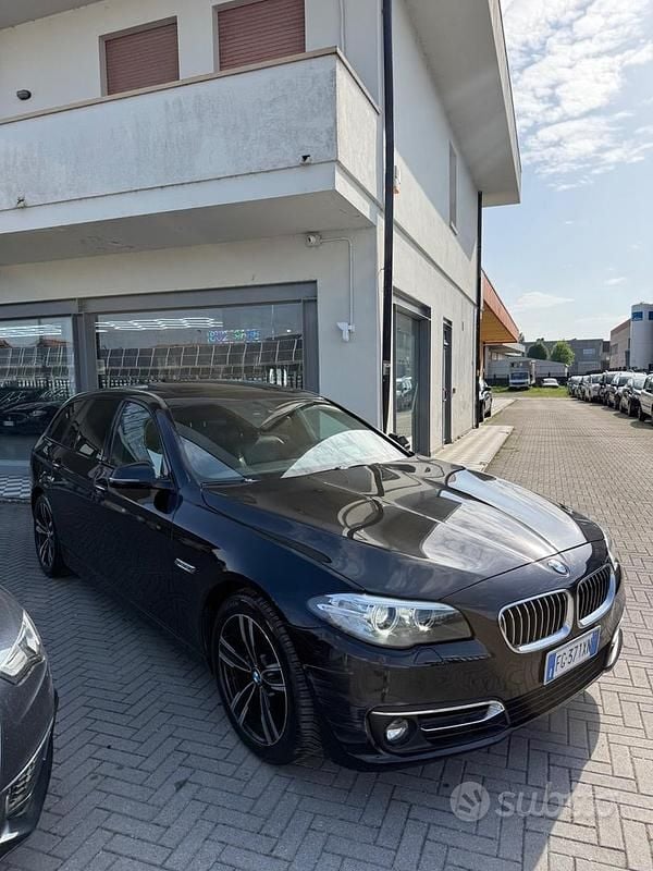 Usata BMW 520 Luxury Line 190 CV (139 kW) 2015 Nero Berlina