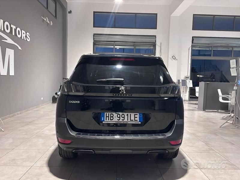 Usata Peugeot 5008 Allure 130 CV (95 kW) 2024 Nero SUV