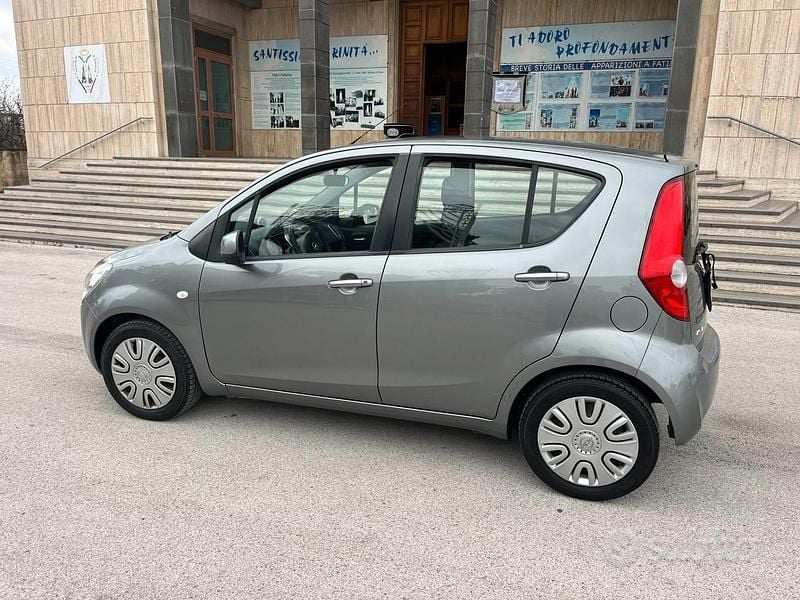 Usata Opel Agila Enjoy 68 CV (50 kW) 2011 Grigio Monovolume