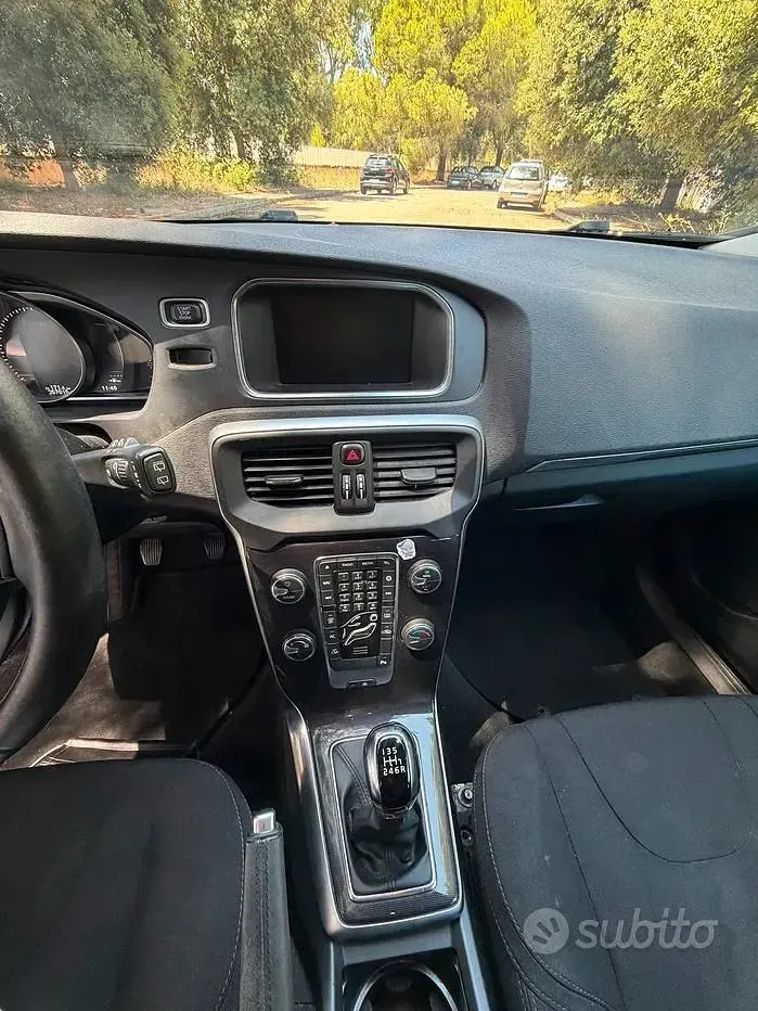 Usata Volvo V40 120 CV (88 kW) 2018 Berlina