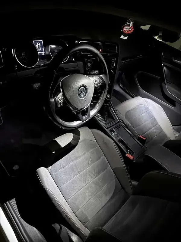 Usata VW Golf VII Highline 110 CV (80 kW) 2015 Berlina