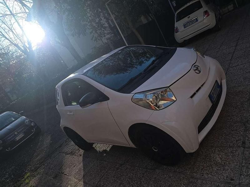 Usata Toyota iQ 68 CV (50 kW) 2012 Utilitaria