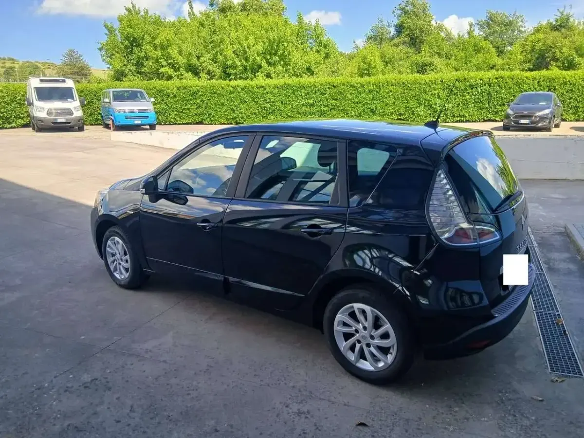 Usata Renault Scénic III LIMITED 110 CV (80 kW) 2015 Nero Monovolume