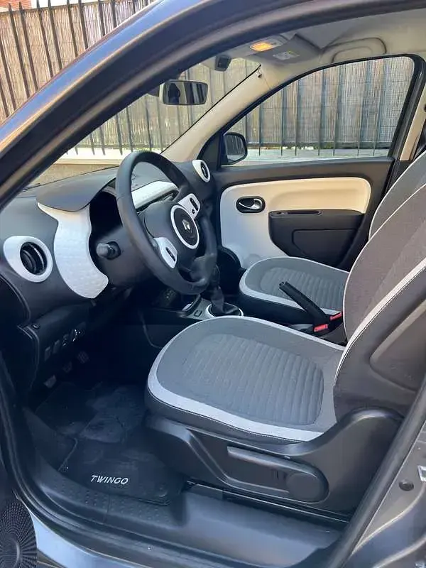 Usata Renault Twingo Equilibre 65 CV (47 kW) 2023 Grigio Utilitaria