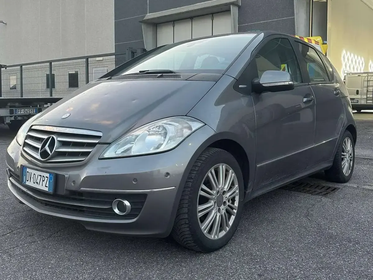 Usata Mercedes A150 Avantgarde 95 CV (69 kW) 2009 Argento scuro Monovolume