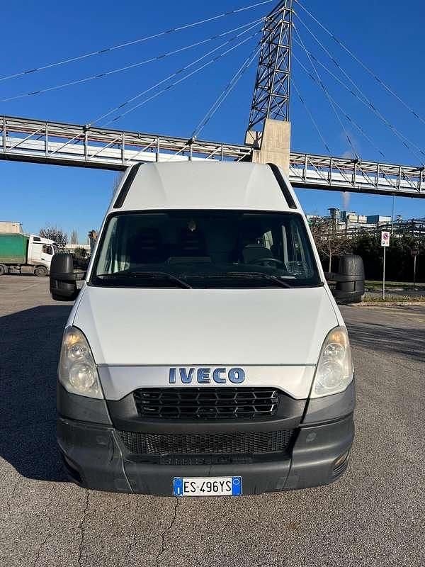 Usata Iveco Daily 170 CV (125 kW) 2013 Bianco Furgone