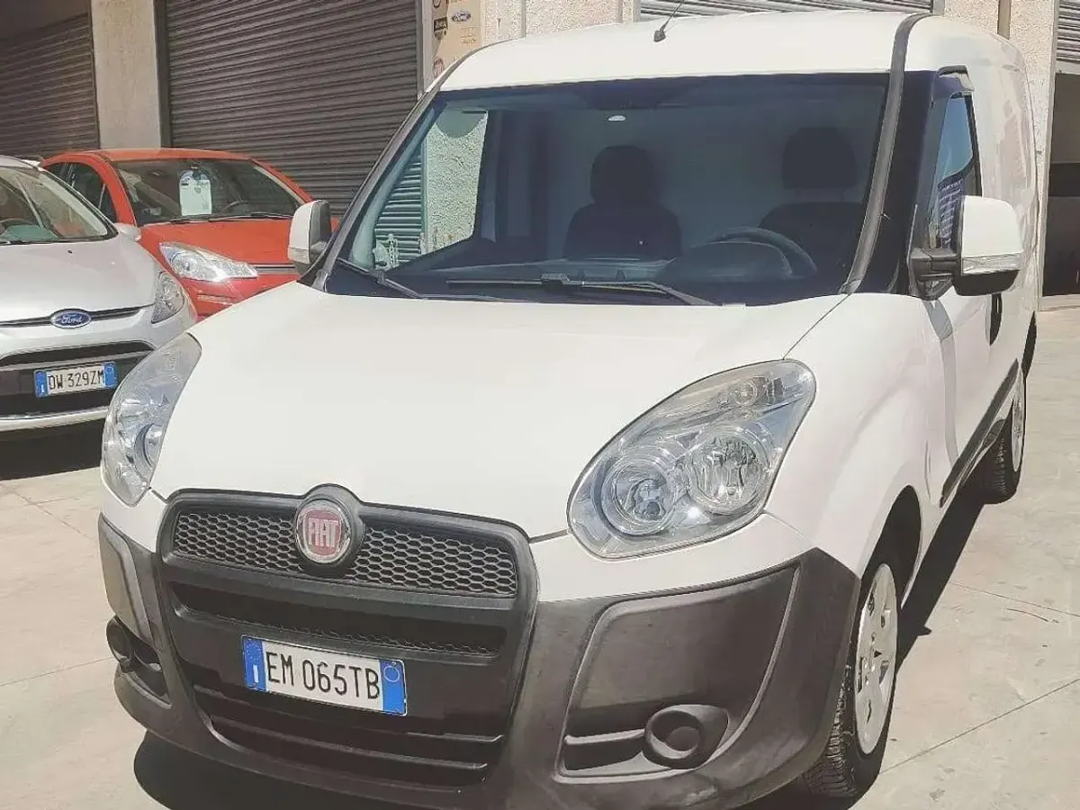 Usata Fiat Doblò Active 84 CV (61 kW) 2012 Bianco Monovolume