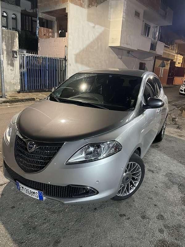 Usata Lancia Ypsilon S 95 CV (69 kW) 2012 Utilitaria