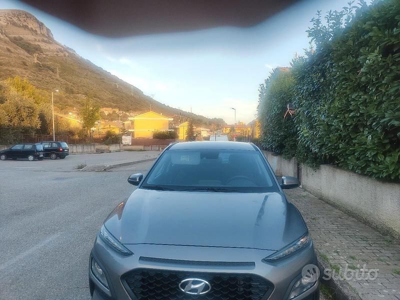 Usata Hyundai Kona 120 CV (88 kW) 2018 Grigio SUV