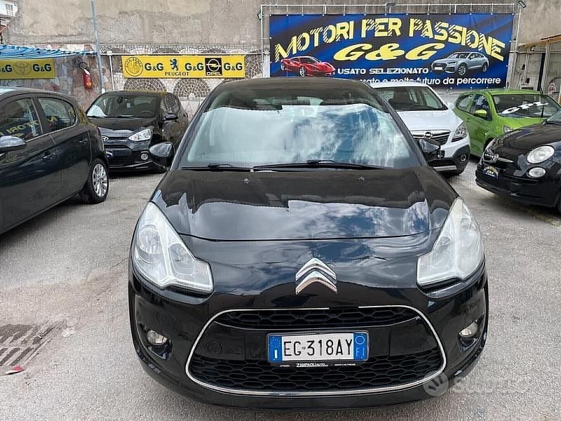 Nero Usata 2011 Citroën C3 Attraction Tre volumi | 4000 € (Ottimo prezzo) - Immagine 1/4