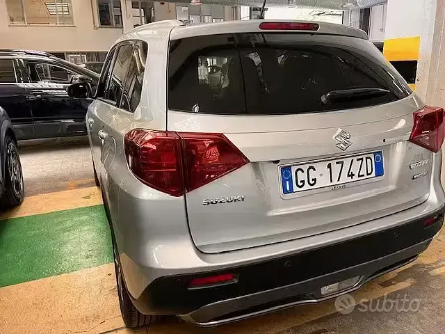 Usata Suzuki Vitara 129 CV (94 kW) 2021 Argento SUV
