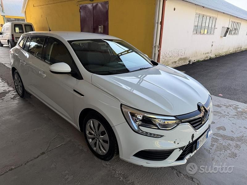 Usata Renault Mégane GrandTour Life 90 CV (66 kW) 2018 Bianco Station wagon