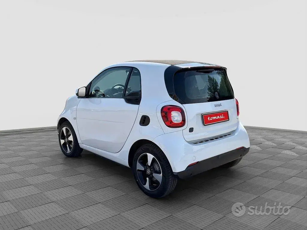 Usata Smart ForTwo Electric Drive Passion 41 kW (56 CV) 2022 Bianco