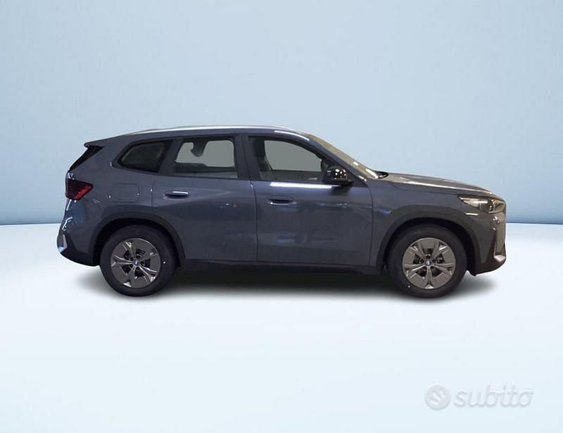 Usata BMW iX1 Comfort Edition 230 kW (313 CV) 2024 Grigio metallizzato SUV