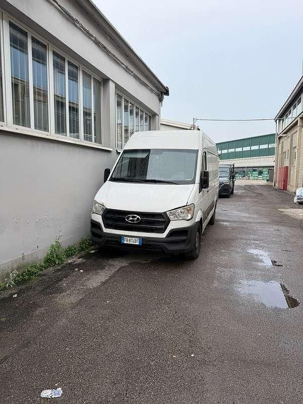 Usata Hyundai H 350 204 CV (150 kW) 2015 Bianco Furgone