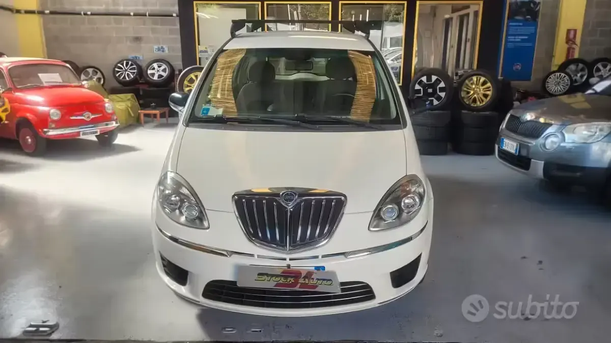 Usata Lancia Musa 95 CV (69 kW) 2012 Bianco Monovolume